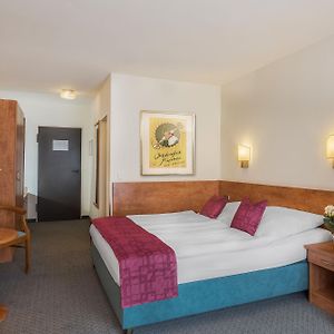 Comfort Zimmer mit Kingsize-Bett